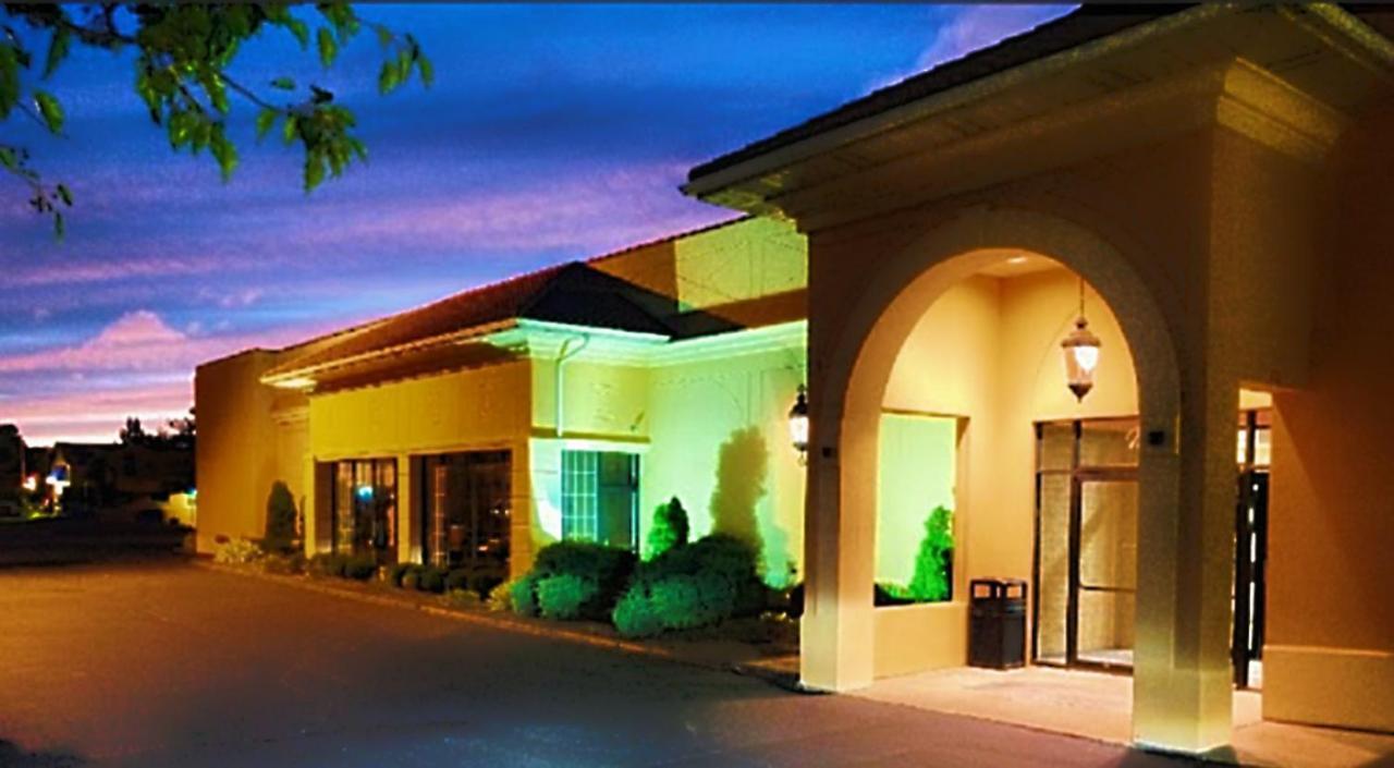 Bel-Aire Hotel Lake אירי מראה חיצוני תמונה