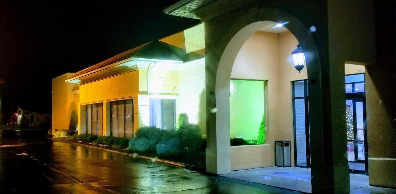 Bel-Aire Hotel Lake אירי מראה חיצוני תמונה